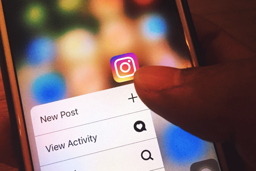 compte Instagram réactivé avec un nouvel aspect interface de connexion Instagram mise à jour et claire